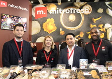 Valon Bahtiri, Mariëlle de Beer, Roger Swart en Carlitone Londa do Manuel van Mitrofresh