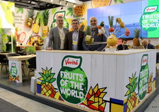 Muhammed Cakir, S. Zeki Birincioglu en Selcuk Serce van Verita, dat exoten importeert uit Turkije.