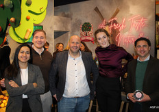 Het team van Fruit Freshi met Danielle Aguirre, Raymon Gerrets, Jacco van Paasschen, Pauline Cornelissens en Hisai José Regalado Navarette