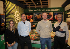 Lara Hermans met Nijs, Teun en Jan van Zuilen van BerryBrothers