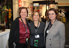 Johanna Broekhoven met haar Anecoop-collega's Elena en Nuria