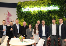 TOP The Onion Group met Colin van Stee, Cosmin Balaciu, Erwin Groen, Pieter Kesselaar, Rose Luwei, Janne Kesselaar, kok Martijn Hartkamp, Rien Murre, Jelle Kesselaar en Lennart Ras