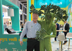 Hans Renia van Sakata maakt er een Bimi-feestje van