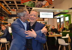 Verzin een origineel onderschrift.... De winnaar wint een grote doos shotjes van Sawari