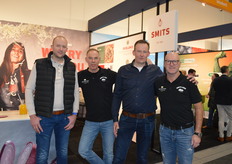 De mannen van Smits Uien en Mol Fresh Food gezamenlijk op 1 stand.