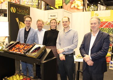 Peter Parms, Danny Simons, Hannah Nicolai, Kristof van Orshaegen en Carl van Rompaey van Nicolai Fruit.