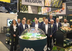 Vroeg op de eerst dag stond het voltallige team van REO klaar om het beurspubliek te informeren over de nieuwe strategie en huisstijl.