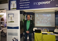Al jarenlang een trouwe exposant, maar Marnix Van Praet van Inopower blijft waarde zien in de gerichte gesprekken die hij voert tijdens de beurs. "Alleen komt men vaak pas bij mij terecht als het al te laat is", aldus de ondernemer, gespecialiseerd in hagelbescherming.