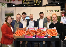 Fris en fruitig; het team van Rotom/Orca, met hier: Aurelija Garniene, Philippe Degré, Tom De Winter, Roel De Winter, Jelle Aerts en Bruno Wautier vergezeld door in het midden Guido De Plecker (De Plecker - Lauwers)