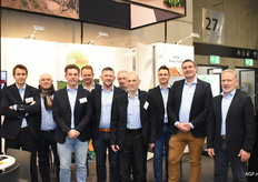 De gezamenlijke stand van de bedrijven onder Groep A. De Witte, met nog altijd fier in het midden Achiel De Witte