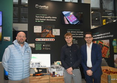 Dimitrie Knopfmacher, Sander Van Wayenbergh en Niels Bessemans van Optiflux hadden het opvallend druk op de beurs. Het was zoeken naar een moment, maar vrijdagochtend konden de mannen toch even op de foto