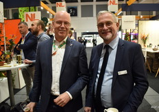 Jack Vera van de Nederlandse Ambassade met Wim Rodenburg van het GroentenFruit Huis
