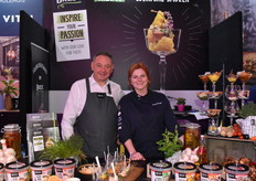 Niek Kwantes (sinds 2 maanden) en Marieke van de Veerdonk van Bresc informeerden de bezoekers en lieten lekker proeven van de nieuwe producten