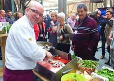 Live cooking: SVO kok Willem Tilborghs kookte met de producten van de standhouders de verrassendste gerechten.