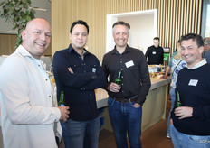 Marco de Jong (Oxin Growers) met Jurgen van der Wilk (Versland Selection), Pieter Verduijn en Marcel de Graaf (Combilo)