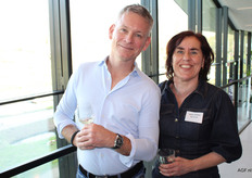 Spreker Arno Folkerts met Jolanda Olsthoorn van Oxin