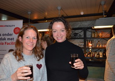 Dunja en Dorien van Fruitbedrijf Heijnen