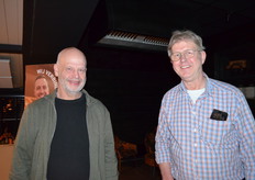 Hans Camman van Camman-Rotterdam en Dick van der Ende van De Vitaminetuin in De Lier behoorden tot de gelukkige winaars van de pokébowl-wedstrijd