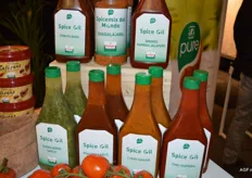 Op de foto een reeks Spice Oils van Verstegen, deze zijn bijna allemaal voorzien van het PURE logo.