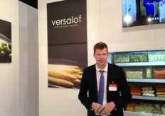 Daan Sarens van Versalof. Dit bedrijf is gespecialiseerd in het vacuümstomen van witloof en andere groenten.