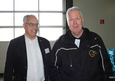 Willem Ruisbroek van Kiwa met zijn voormalige collega Marco Valkis van Veiling Zaltbommel