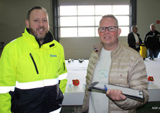 Docent Rob Jongenelen met Klaas de Vries van Roveg