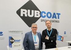 Jos en Joey Saes van Rubcoat. Ze mogen met hun coatings veel champignonbedrijven tot hun klantenkring rekenen en zijn ook klaar om stappen te zetten in de zachtfruitmarkt