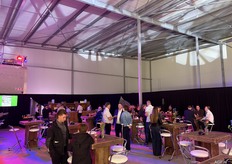 ..waar familie en vrienden doorgaan tot in de late uurtjes om de nieuwbouw te vieren!