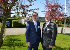 Michiel F. van Ginkel van DPA en Veiling ZON en Kees Wantenaar van GroentenFruit Huis