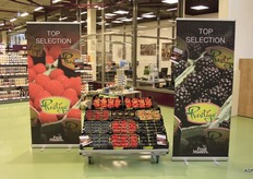 Entree van de opening van het houtig kleinfruitseizoen Fruitmasters te Hanos