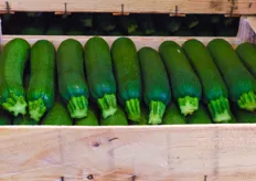 Courgettes in hout verpakt