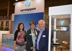 Verstappen Verpakkingen is leverancier van een breed assortiment thermoforme AGF verpakkingen. Van matrijs tot eindproduct, van ontwerp tot aflevering maakt Verstappen klantspecifieke verpakkingen. Josien Weijs, Mieke Verstappen en Jan Verstappen.