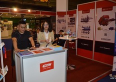 Internationale standhouders en bezoekers op de beursvloer. Mensen uit Iran, Ierland, Amerika en China werden op de beurs gespot.