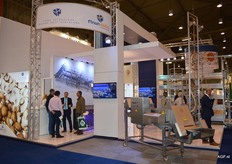 FT-NON Dofra is fabrikant van voedselverwerkingsmachines en levert complete verwerkingslijnen voor de AGF sector. Wassen, blancheren en snijden.