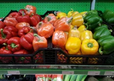 Naast een beperkte eigen teelt van paprika's worden deze groenten geÃ¯mporteerd onder andere uit Nederland.