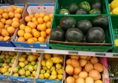 Meloenen, sinaasappelen en citroenen. Vooral de vraag naar citroenen is inelastisch.