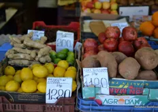 Argentijnse citroenen voor â‚¬ 4,- per kilo. Zoete aardappelen voor â‚¬ 3,70 per kilo.