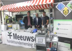 In de stand van Meeuwse Handelsonderneming Martijn Meeuwse, Piet Meeuwse en Frans Walhout.