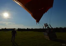 Ballonvaart, foto met tegenlicht.