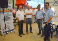 Jan Evert de Jongh van VAM Watertech, Willem de Jong van Manter, Hein Kortebos van Tummers met zijn collega