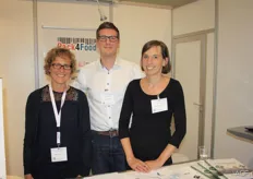 Pack4Food is een consortium van Vlaamse onderzoeksinstellingen en 48 bedrijven, actief in de verschillende sectoren betrokken bij het verpakken van levensmiddelen. V.l.n.r.: Julie Mestdagh, Kurt de Mey en An Vermeulen.