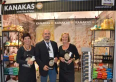 Kanakas, een Griekse leverancier van landbouwproducten zoals rijst. Gerald Langerak helpt dit bedrijf hun producten op de Nederlandse markt te verkopen. In het midden Adam Adamopoulos.
