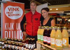 Cees Vink en Helena Schröder van Vink Fruit boerderij. Een fruitbedrijf met teelt van appels, peren, bramen en pruimen die haar producten verwerkt tot sappen, sausen en jams onder het merk PUUR.