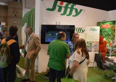 Jiffy International AS is een leverancier van milieuvriendelijke vermeerderingssystemen, hydroponic systemen, potten en substraten gemaakt van hernieuwbare grondstoffen en bio-based materialen zoals veen, cocos, pulp en andere bio-massa en plantaardige grondstoffen voor de tuinbouwsector.