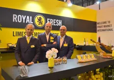 F.M.I.: Limes, Lemon and more. Dit bedrijf stond voor de eerste keer op de Fruit Attraction. Hun motto: A company that dares to be different dares to be FMI yellow. V.l.n.r.: Peter, René en Henk Bouman.
