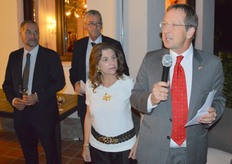 Matthijs van Bonzel, ambassadeur met zijn echtgenote.