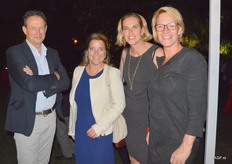 Kees Oskam, Suzanne Snelders van de gemeente Westland (Greenport Westland), Madelon Knop van de gemeente Westland en Suzanne Schoehuijs-Van der Knaap van Westland Marketing.