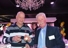 Hans Camman (l) van Verspunt.nl en Dick Meulblok, voorzitter van ADN