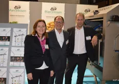 Carin Denessen, Jan Pieter de Vries en Sjoerd Treuen van Marcelissen Food Processing Equipment. Zij leveren een uitgebreid pakket aan groenteverwerkingsmachines.