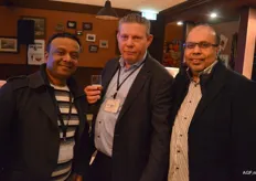 Ali Bholai en Naushaad Hassen van H&R Poultry met in het midden Theo Baijens van ETL.
